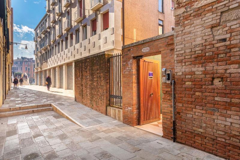 B And B Casanova Ai Tolentini Venedig Exterior foto