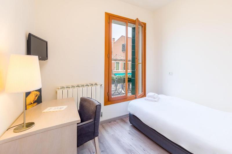 B And B Casanova Ai Tolentini Venedig Exterior foto